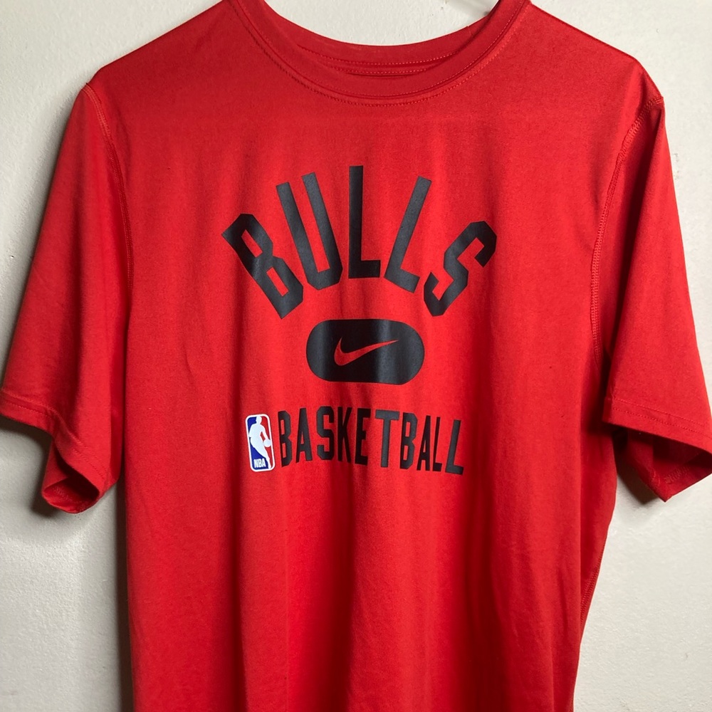 Nike Men's Chicago Bulls Red Dri-Fit Long Sleeve T-Shirt